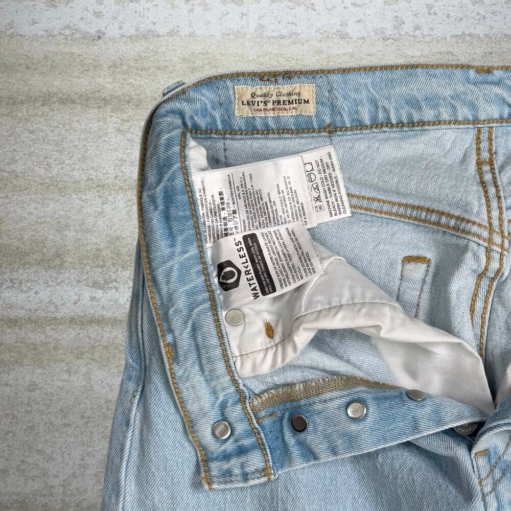Vintage Y2K Levis Jeans 501 26x28 Regular Straight Leg Fit Light Wash Button Fly - Picture 5 of 10